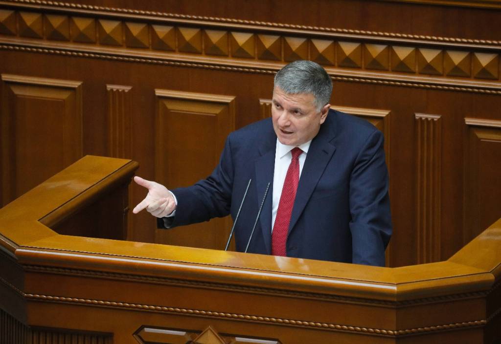 Аваков на ломаном украинском прокомментировал свою отставку