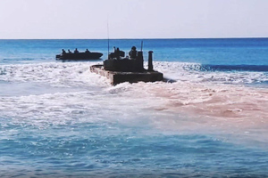 В Чёрном море прошли успешные испытания плавающего танка "Спрут-СДМ1"