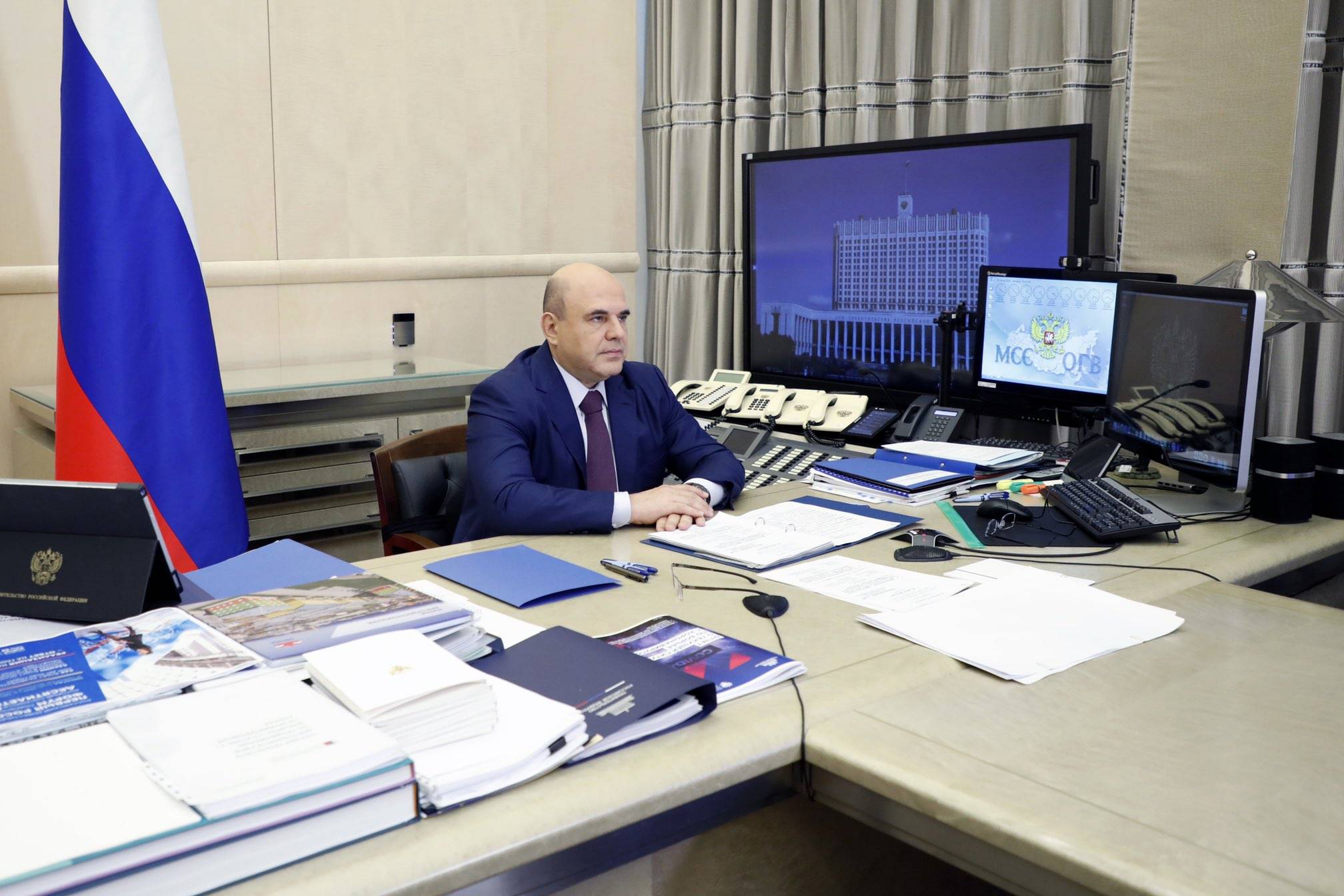 Мишустин поручил провести инвентаризацию объёмов вакцин от коронавируса