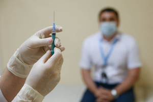 Вирусолог: Коллективный иммунитет к штамму "дельта" появится после вакцинации 80% россиян