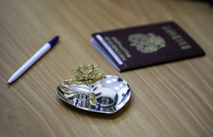 Паспортный штамп о браке отменили: Покупать квартиры теперь стало опаснее
