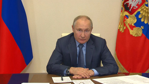 Путин призвал губернаторов лично контролировать распределение вакцин от ковида