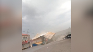В Башкирии ураган обрушил крышу на девочку-подростка
