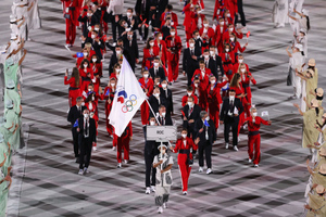 Российская делегация прошла по стадиону на церемонии открытия Олимпиады в Токио