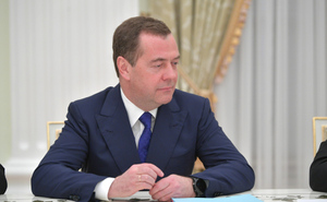 Медведев: Коллапса в экономике России из-за санкций не будет