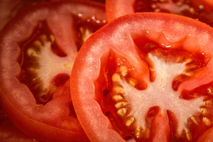 Специалист "Роскачества" Котельникова раскрыла правду о зимних помидорах
