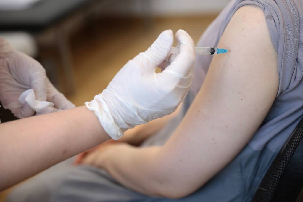 Обязательную вакцинацию от ковида некоторых категорий граждан ввели в Чечне