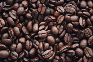 Экономист объяснил, почему не стоит бояться роста цен на кофе и закупаться им впрок