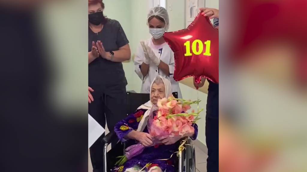 В Подмосковье врачи вылечили от ковида 101-летнюю пенсионерку