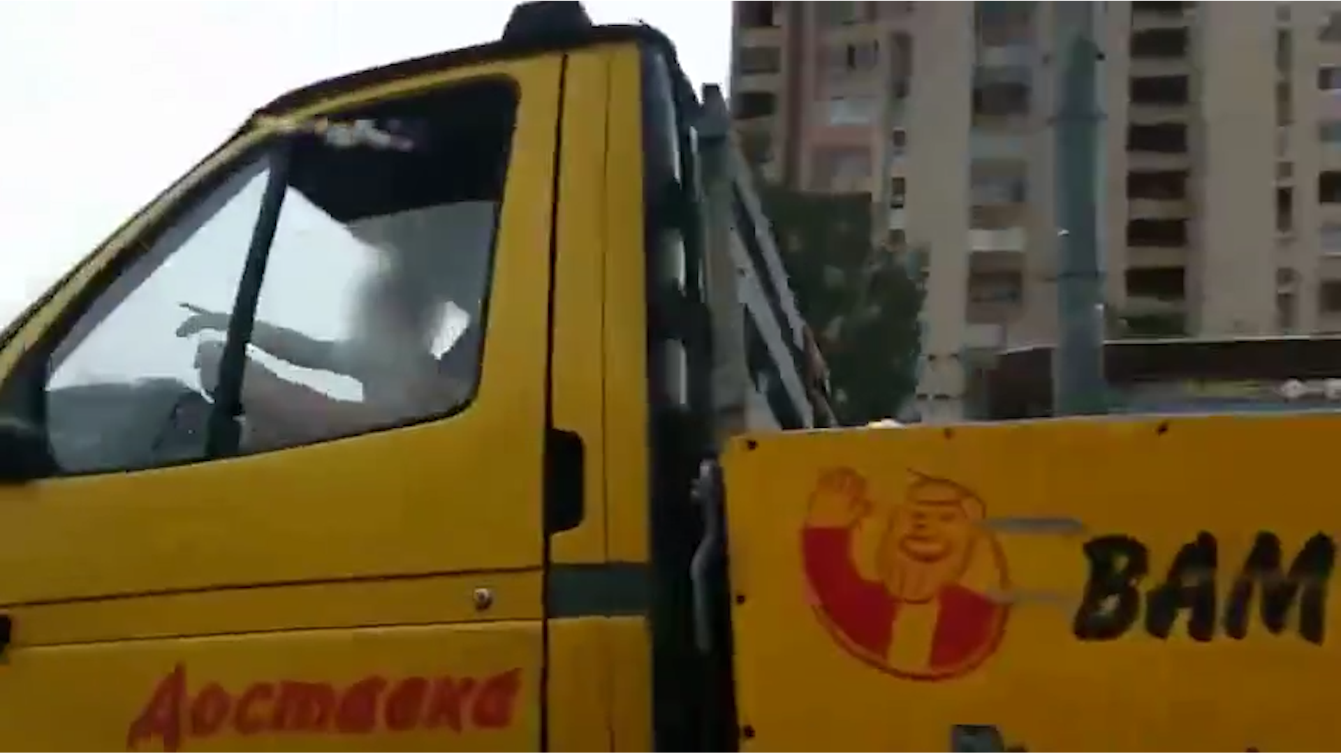 В Петербурге на видео попала "газель" с ребёнком за рулём
