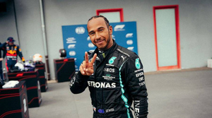 "Мы вступаем в новую эру": Семикратный чемпион "Формулы-1" Хэмилтон продлил контракт с Mercedes