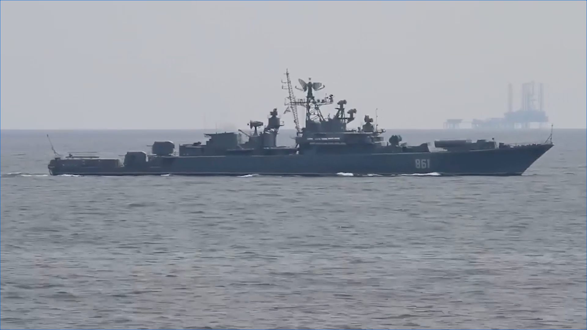Российские корабли вошли в красное море