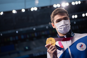 Пловец Рылов завоевал золото Олимпиады в Токио на двухсотметровке на спине