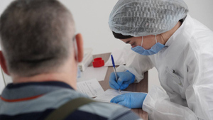 Страховки на прививки и компенсации за болезнь: Какие выплаты могут получить пострадавшие от коронавируса