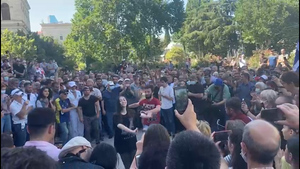 В Тбилиси протестующие сорвали марш ЛГБТ и отметили это танцами