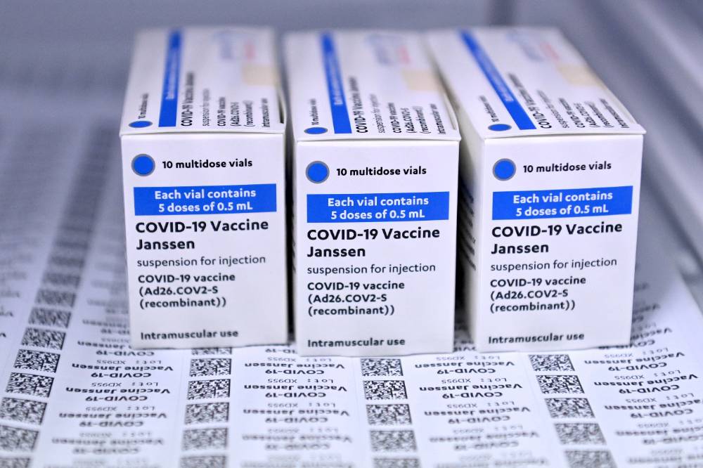 Компания Johnson & Johnson хочет поставлять в Россию свою вакцину от коронавируса