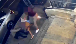 Полиция Нью-Йорка показала видео нападения на туристку из России