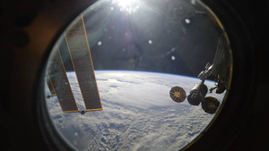 На МКС возобновили поиски места утечки воздуха в российском модуле