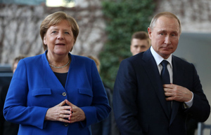 "Иногда они даже кричали": Биограф Меркель рассказал о её эмоциональных телефонных "дуэлях" с Путиным