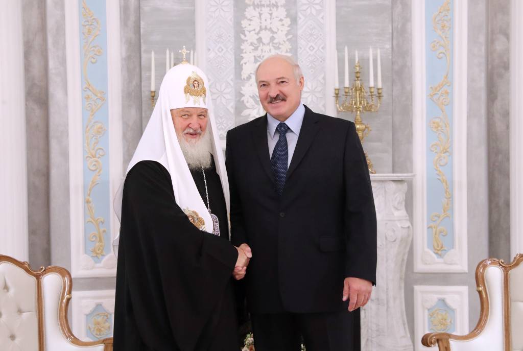 Лукашенко обсудил с патриархом Кириллом ситуацию в Белоруссии и России
