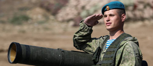 Шойгу заявил, что в армии России должны служить профессиональные военные