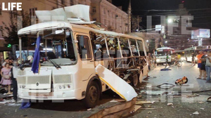 Осколки перелетели через дорогу: Очевидец рассказал подробности о взрыве автобуса в Воронеже