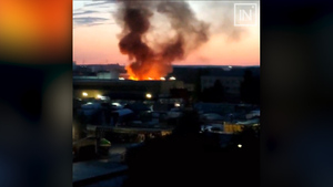 В Екатеринбурге загорелось здание на территории завода гражданской авиации