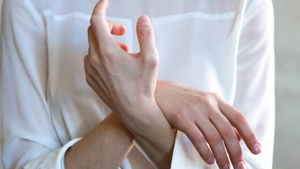 Взгляните на ногти: Врач рассказал о нетипичных проявлениях рака кожи