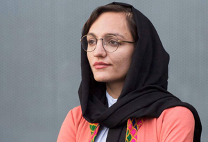 "Жду, когда меня убьют": Самая молодая девушка-политик Афганистана перестала выходить на связь, написав пророческий пост