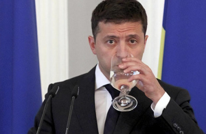 Зеленский помечтал о бокале шампанского в Крыму