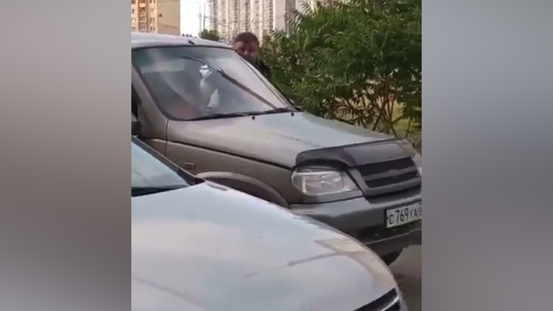 В Воронеже участковый попытался усмирить пьяного водителя и попал под домашний арест