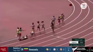 Спортсменка из Нидерландов победила в предварительном забеге на Олимпиаде, несмотря на падение
