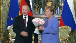 "Добрый день": Меркель перед началом переговоров в Кремле поприветствовала Путина по-русски