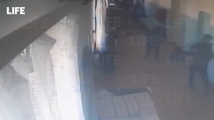 Крушили всё вокруг: Бунт пациентов психбольницы в Бурятии попал на видео