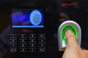 Эксперт оценил вероятность обмана при получении кредитов через банкоматы