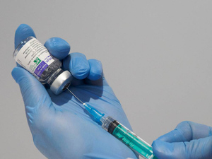 "Спутник лайт" разрешили использовать для вакцинации лиц старше 60 лет