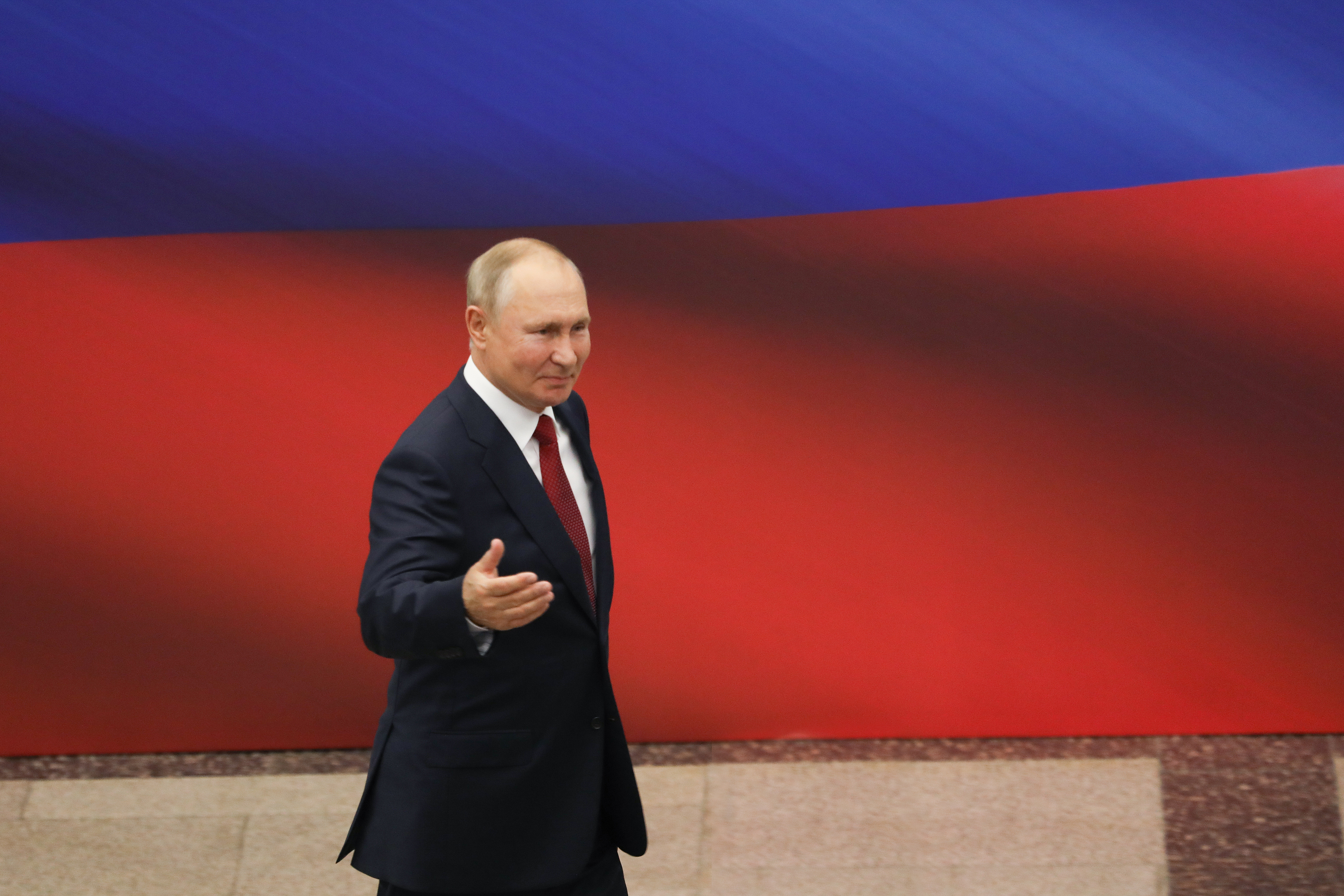 Живая программа и новые выплаты: О чём Путин говорил с кандидатами в Госдуму от 