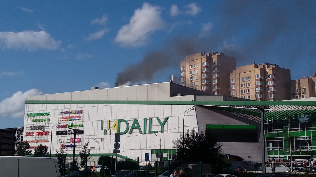 Пожар произошёл в торговом центре в подмосковных Мытищах