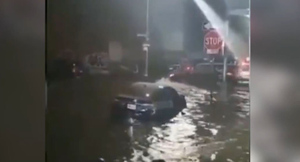 На США обрушился ураган "Генри" и затопил улицы Нью-Йорка