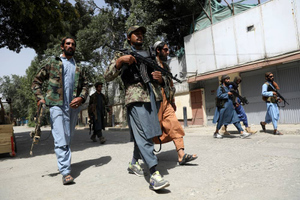 Талибов обвинили в использовании похищенных детей как живых щитов