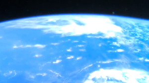 Пристегнитесь, наше путешествие начинается!: Космонавт показал завораживающие виды Земли из модуля "Наука"