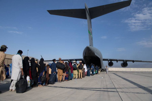 Франция объявила о завершении эвакуации людей из Афганистана