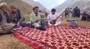 "Жестокость продолжается": Талибы вывели из дома и расстреляли известного афганского певца Фавада Андараби