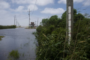 Обрушившийся на США ураган "Ида" обратил вспять реку Миссисипи