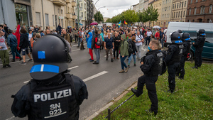 В Берлине задержали 80 человек на акции против антиковидных ограничений