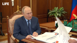 Путин рассказал о показателях антител после вакцинации "Спутником V"