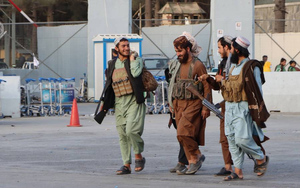 "Наша страна наконец стала свободной": Талибы заявили о полной независимости Афганистана после вывода американских войск