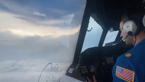 Пилоты показали видео из эпицентра разрушительного урагана "Ида"