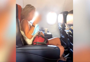 Сняла гипс во время полёта: Лайф узнал детали задержания курившей в самолёте хозяйки турфирмы