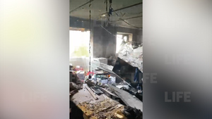 Разрушенная стена и выбитые стёкла: В многоэтажке в Новом Уренгое прогремел взрыв
